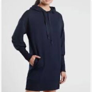 NWOT, Athleta long sleeve Mala hoodie dress with POCKETS; medium
